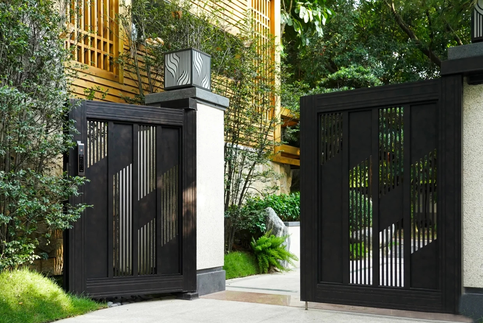 Modern double swing aluminum driveway gate